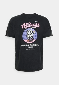 Kaotiko Washed Milk And Cookies - Camiseta Estampada - Black 6 Kaotiko Washed Milk And Cookies - Camiseta Estampada - Black -Kaotiko Tienda 06a6a1704af2424f9771d02b2b12dbe5