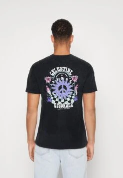 Kaotiko Washed Celestial Disorder Unisex - Camiseta Estampada - Black -Kaotiko Tienda 0dab7ed6efe64ea3b26bf48a2e7df708