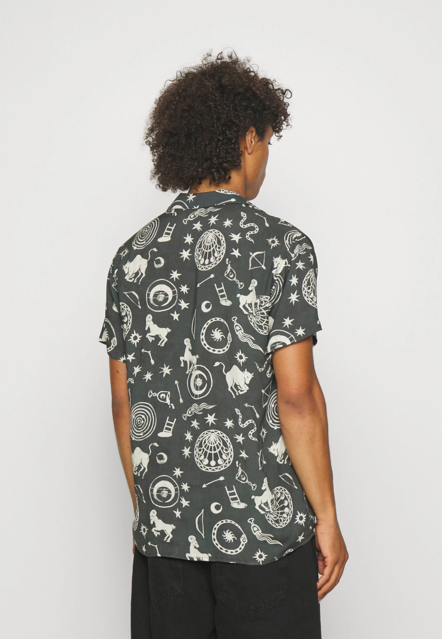 Kaotiko Zodiac Unisex - Camisa - Dark Grey 5 Kaotiko Zodiac Unisex - Camisa - Dark Grey - Image 3