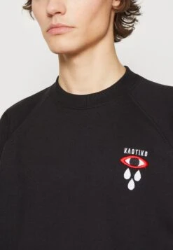 Kaotiko Crew Tear Eye Unisex - Camiseta Estampada - Black 13 Kaotiko Crew Tear Eye Unisex - Camiseta Estampada - Black -Kaotiko Tienda 14b75b536d5a487c9fe0621b456959a7