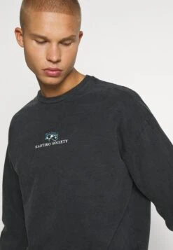 Kaotiko Crew Washed Isis Unisex - Sudadera - Black -Kaotiko Tienda 170dde33cc4243babb0890e373c0088c