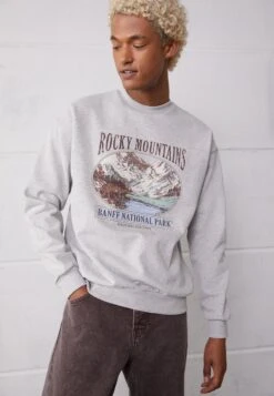 Kaotiko Crew Rocks Mountains Unisex - Sudadera - Grey