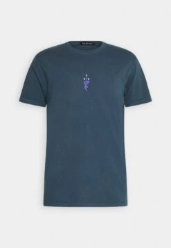 Kaotiko Washed Luck Takes Unisex - Camiseta Estampada - Navy 11 Kaotiko Washed Luck Takes Unisex - Camiseta Estampada - Navy -Kaotiko Tienda 2c8ca0cb569f45ac826f496cd99849a7