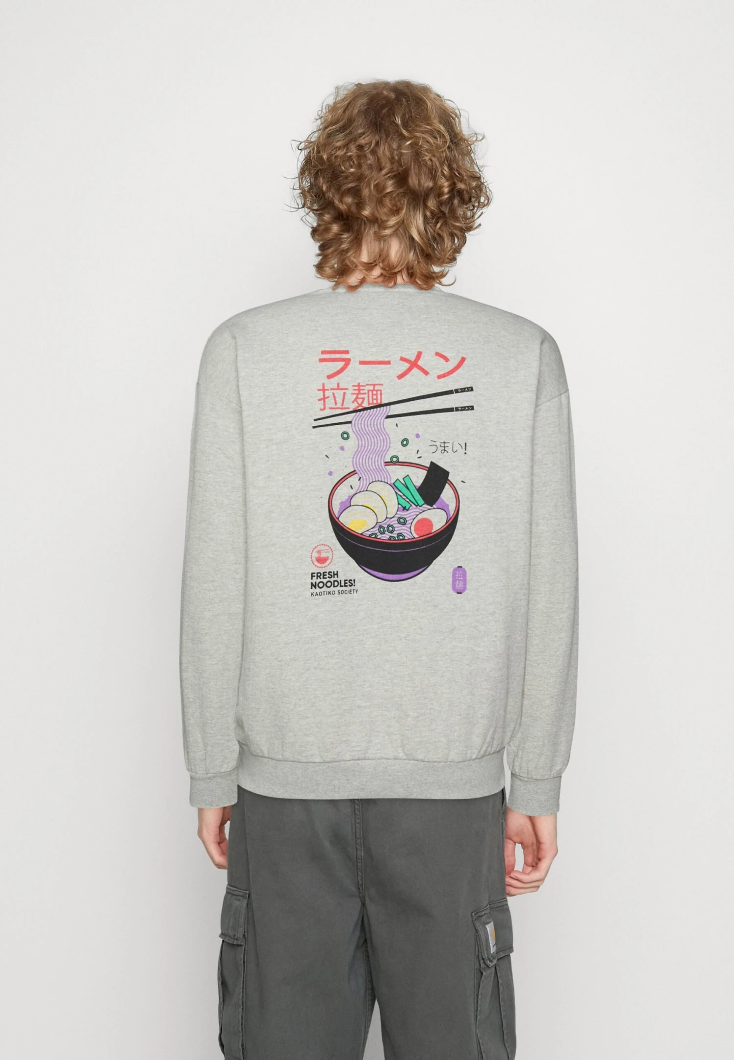 Kaotiko Crew Fresh Noodles Unisex - Sudadera - Grey 5 Kaotiko Crew Fresh Noodles Unisex - Sudadera - Grey - Image 3