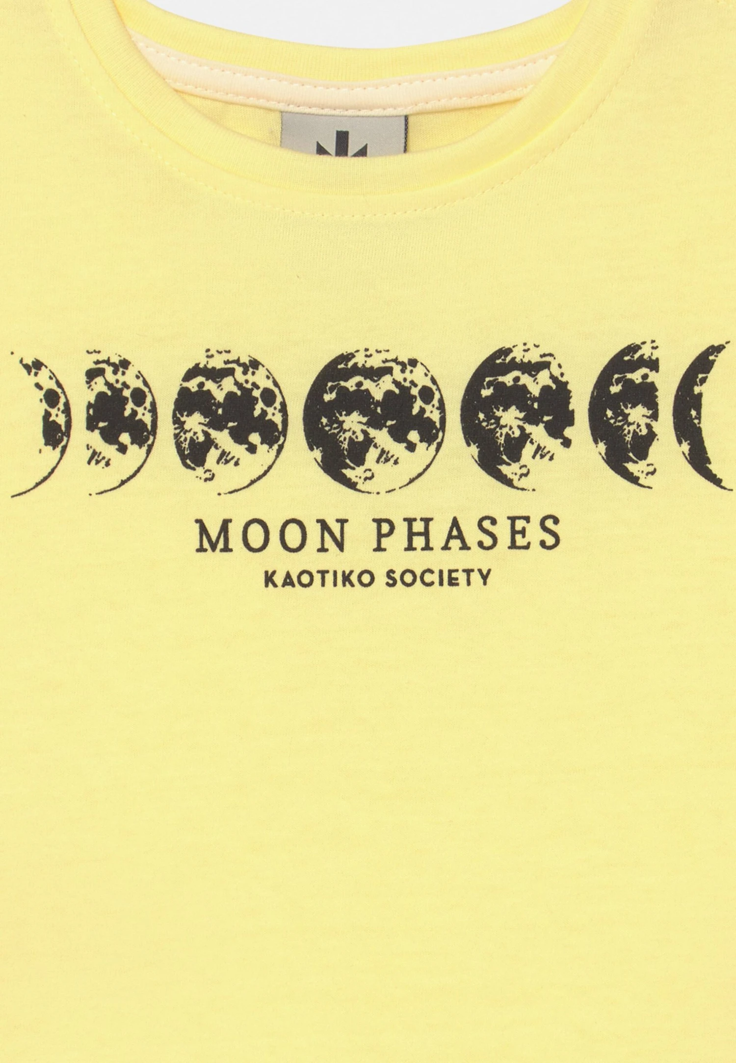Kaotiko Moon Phases Unisex - Camiseta Estampada - Amarillo Pastel 5 Kaotiko Moon Phases Unisex - Camiseta Estampada - Amarillo Pastel - Image 3