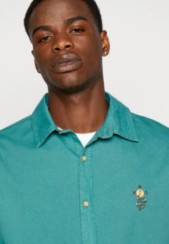 Kaotiko Washed Snake Unisex - Camisa - Steel -Kaotiko Tienda 373f5c15faf1493ab5a4a27150327b0e