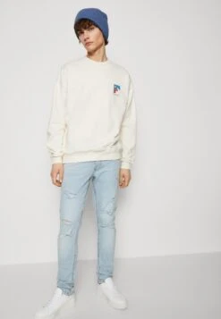 Kaotiko Crew Mountain Unisex - Sudadera - Ivory -Kaotiko Tienda 3c6a0f0ff47c4f63845207a29deade37