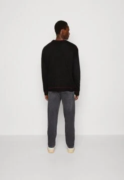 Kaotiko Cubism Unisex - Jersey De Punto - Black -Kaotiko Tienda 4416205626cf4600ae40e26bd2e99019