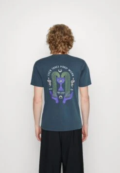 Kaotiko Washed Luck Takes Unisex - Camiseta Estampada - Navy 10 Kaotiko Washed Luck Takes Unisex - Camiseta Estampada - Navy -Kaotiko Tienda 50a1c8dac1034c6fb5fe70c3ebf07511