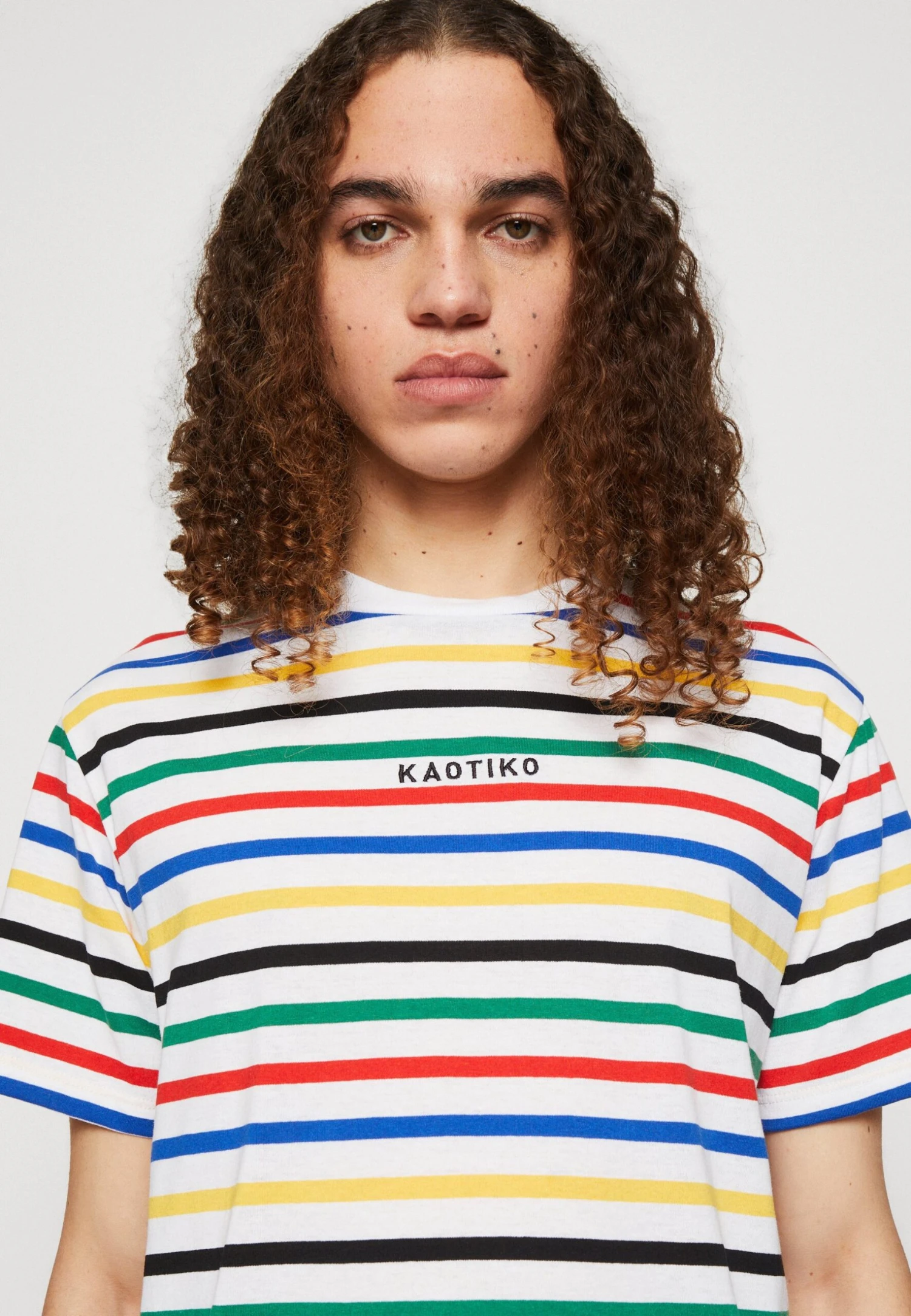 Kaotiko Niccolo Unisex - Camiseta Estampada - Red/Blue/Green 8 Kaotiko Niccolo Unisex - Camiseta Estampada - Red/Blue/Green - Image 6