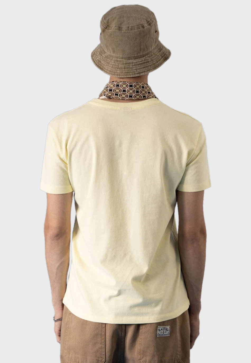 Kaotiko Unisex Bear - Camiseta Estampada - Pale Yellow 4 Kaotiko Unisex Bear - Camiseta Estampada - Pale Yellow - Image 2