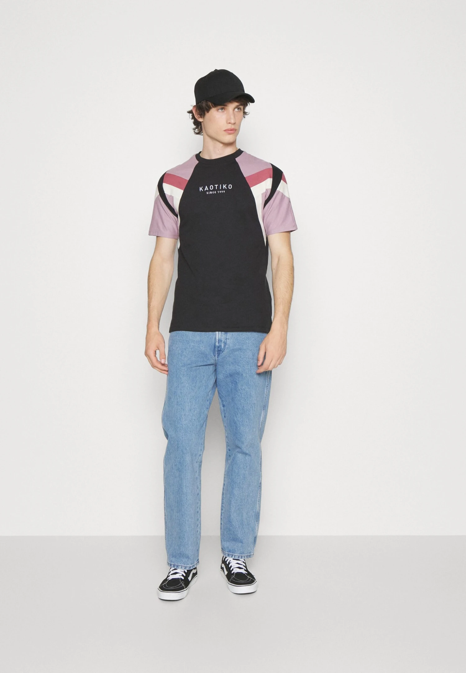 Kaotiko Joss Unisex - Camiseta Estampada - Black/Malva/Burgundy 4 Kaotiko Joss Unisex - Camiseta Estampada - Black/Malva/Burgundy - Image 2