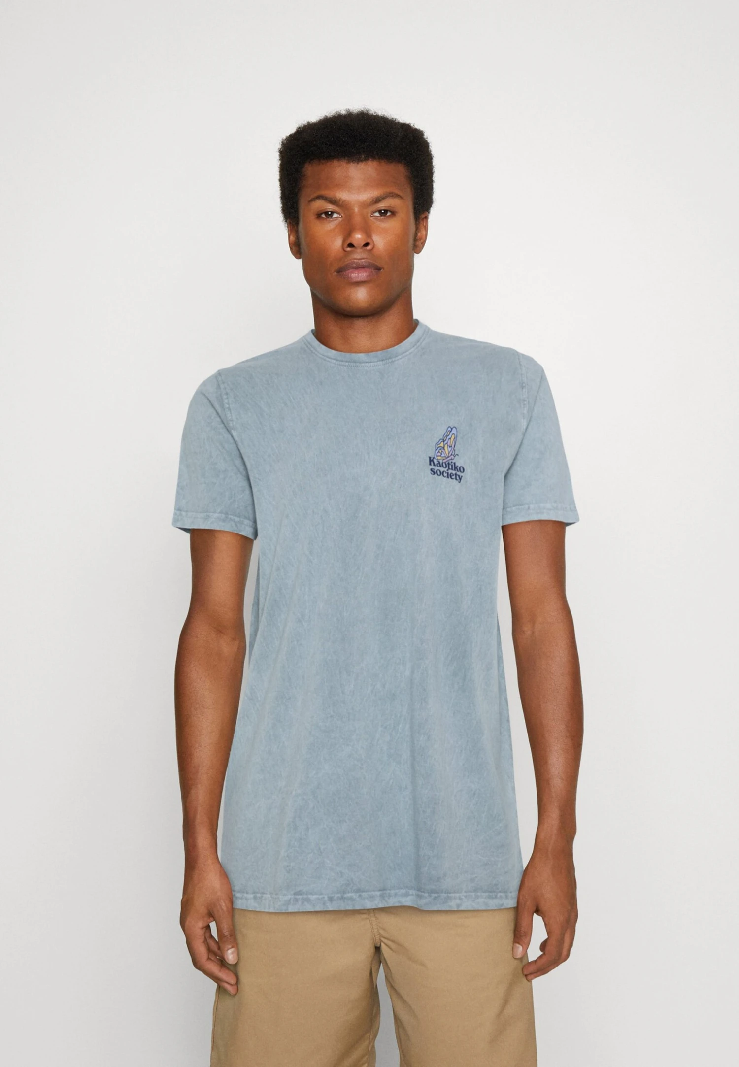 Kaotiko Washed Different Eyes Unisex - Camiseta Estampada - Steel 3 Kaotiko Washed Different Eyes Unisex - Camiseta Estampada - Steel