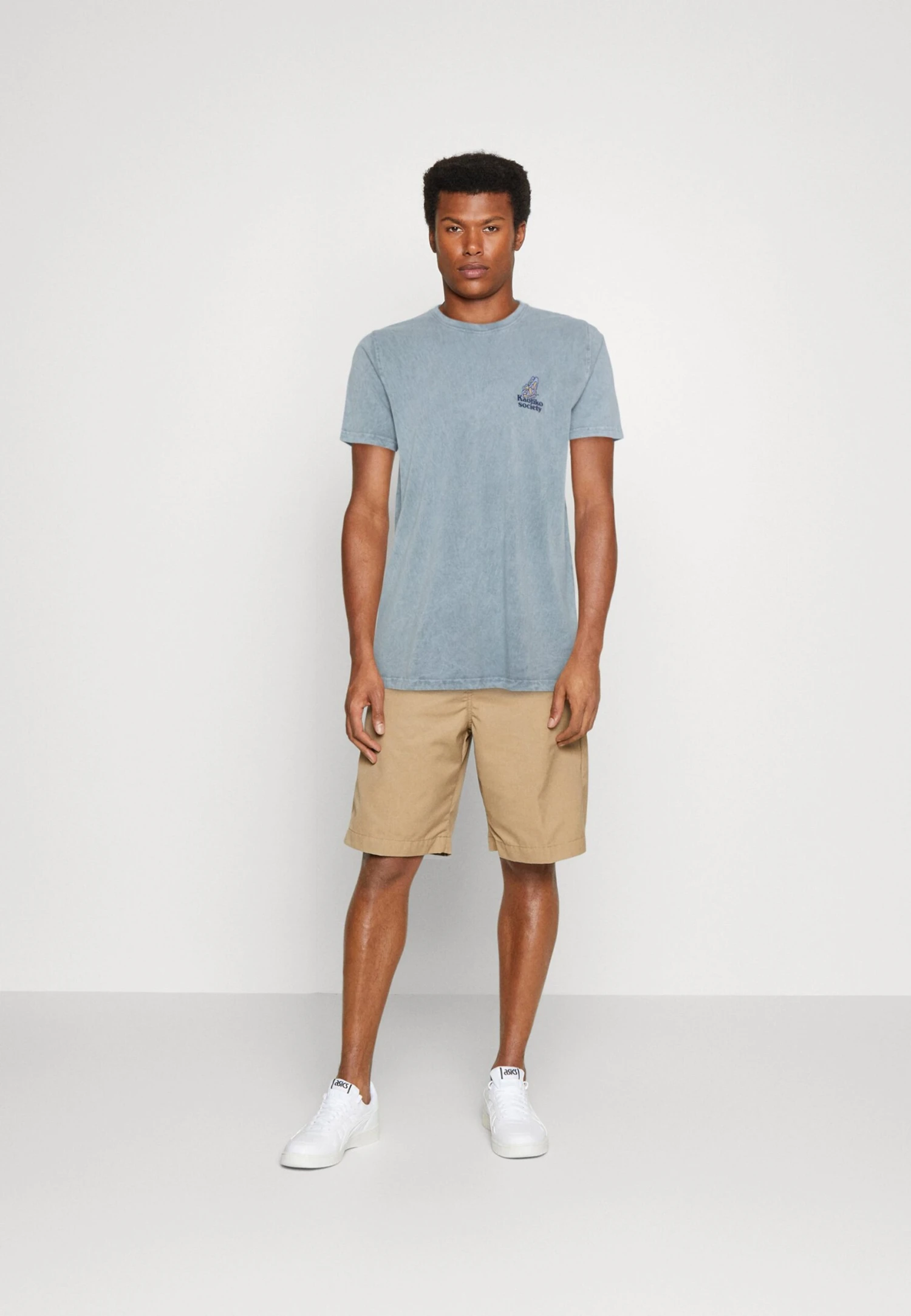 Kaotiko Washed Different Eyes Unisex - Camiseta Estampada - Steel 4 Kaotiko Washed Different Eyes Unisex - Camiseta Estampada - Steel - Image 2