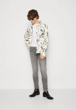 Kaotiko Tienda -Kaotiko Tienda 75190d8b98b146388fcfa324b541074a