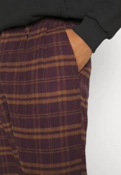 Kaotiko Pant Habana Tagid Check Unisex - Pantalones - Garnet -Kaotiko Tienda 7968120eec9e453bb0e35b5a621ec206