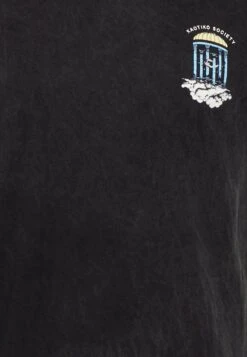 Kaotiko Washed Temple Of Earth Unisex - Camiseta Estampada - Black 12 Kaotiko Washed Temple Of Earth Unisex - Camiseta Estampada - Black -Kaotiko Tienda 7c1840647b5a4c3fbad6ef16bd47f668