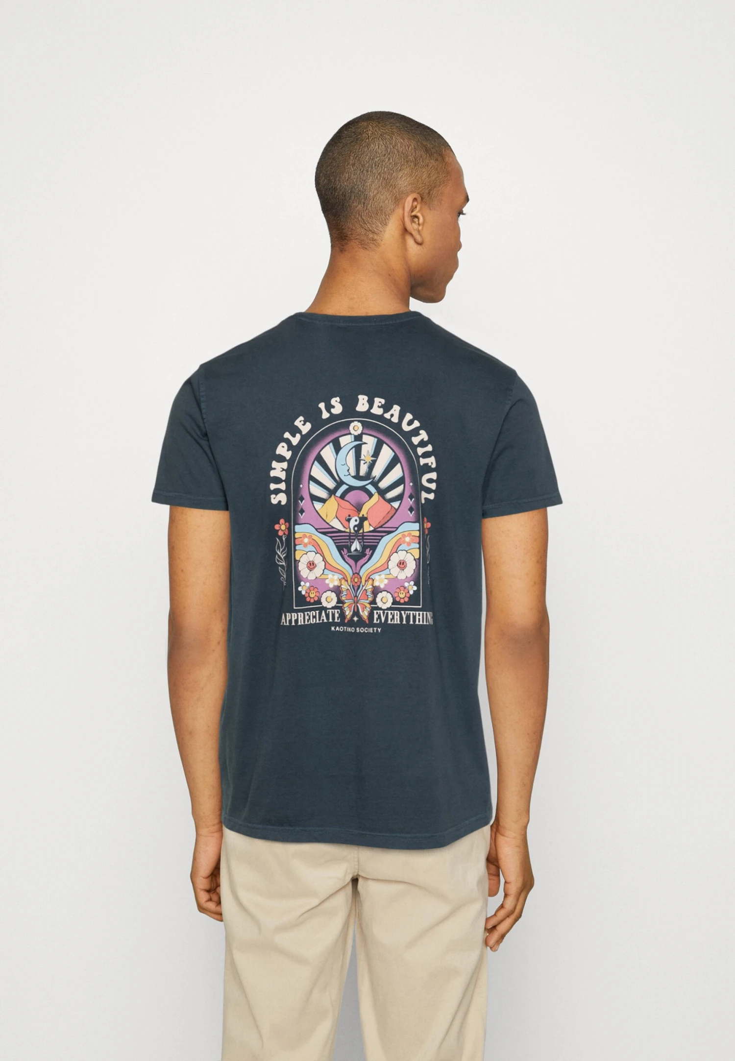 Kaotiko Simple Is Beautiful Unisex - Camiseta Estampada - Navy 5 Kaotiko Simple Is Beautiful Unisex - Camiseta Estampada - Navy - Image 3