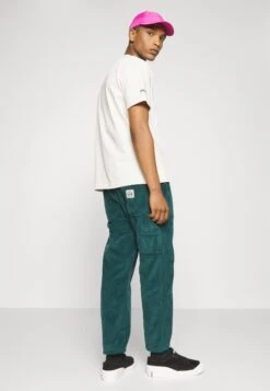 Kaotiko Pant Carpenter - Pantalones - Basil -Kaotiko Tienda 965bea55c27d424586e38b36665f79f6