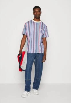 Kaotiko Luken Stripes Unisex - Camiseta Estampada - Malva 9 Kaotiko Luken Stripes Unisex - Camiseta Estampada - Malva -Kaotiko Tienda 98c5ffede7f34615b921a04c546eedb1