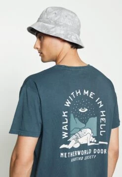 Kaotiko Washed Netherworld Door Unisex - Camiseta Estampada - Navy -Kaotiko Tienda a8670851d78b4931b4220a3c19b9c15a