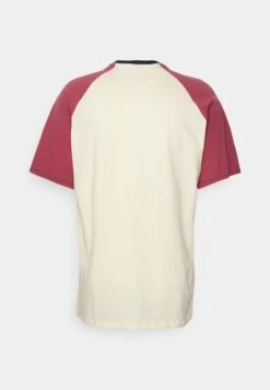 Kaotiko Rang Usa Unisex - Camiseta Estampada - Ivory/Burgundy 6 Kaotiko Rang Usa Unisex - Camiseta Estampada - Ivory/Burgundy -Kaotiko Tienda a9fe131965ca4244b85a6ec7b288690b