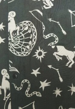 Kaotiko Zodiac Unisex - Camisa - Dark Grey 13 Kaotiko Zodiac Unisex - Camisa - Dark Grey -Kaotiko Tienda b177be8b6076433393781b541d6bc22d