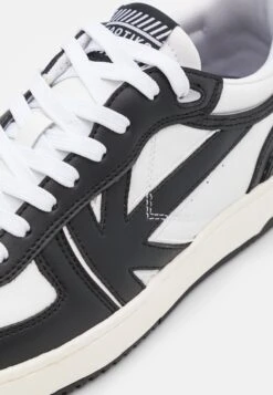 Kaotiko Basket Man - Zapatillas - Black/White 13 Kaotiko Basket Man - Zapatillas - Black/White -Kaotiko Tienda b3406938c0144b74a673b2930663c8be