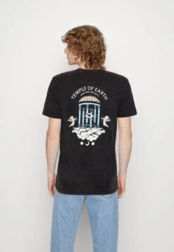 Kaotiko Washed Temple Of Earth Unisex - Camiseta Estampada - Black 10 Kaotiko Washed Temple Of Earth Unisex - Camiseta Estampada - Black -Kaotiko Tienda bcefb007261646d1a1c30ac69bd09aa0
