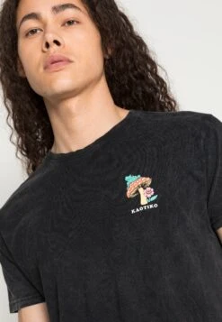 Kaotiko Washed Happy Frog Unisex - Camiseta Estampada - Black -Kaotiko Tienda c29e0694c77942d790b7fd514da85634