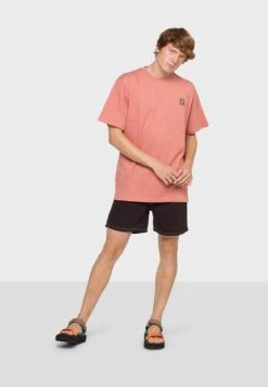 Kaotiko Unisex Heart - Camiseta Básica - Salmon Pink -Kaotiko Tienda c7159befda7146d7b61247fa1c66b1b0