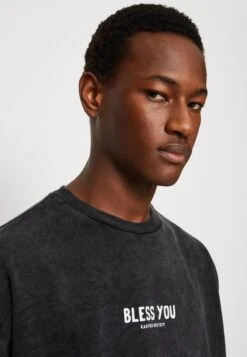 Kaotiko Crew Bless You Unisex - Sudadera - Black 13 Kaotiko Crew Bless You Unisex - Sudadera - Black -Kaotiko Tienda c9b122105ae94ee79d49154eb2cbb196