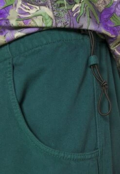Kaotiko Pant Parachute Unisex - Vaqueros Boyfriend - Green 11 Kaotiko Pant Parachute Unisex - Vaqueros Boyfriend - Green -Kaotiko Tienda cc12f695bcb040318ef6b9f79776612a