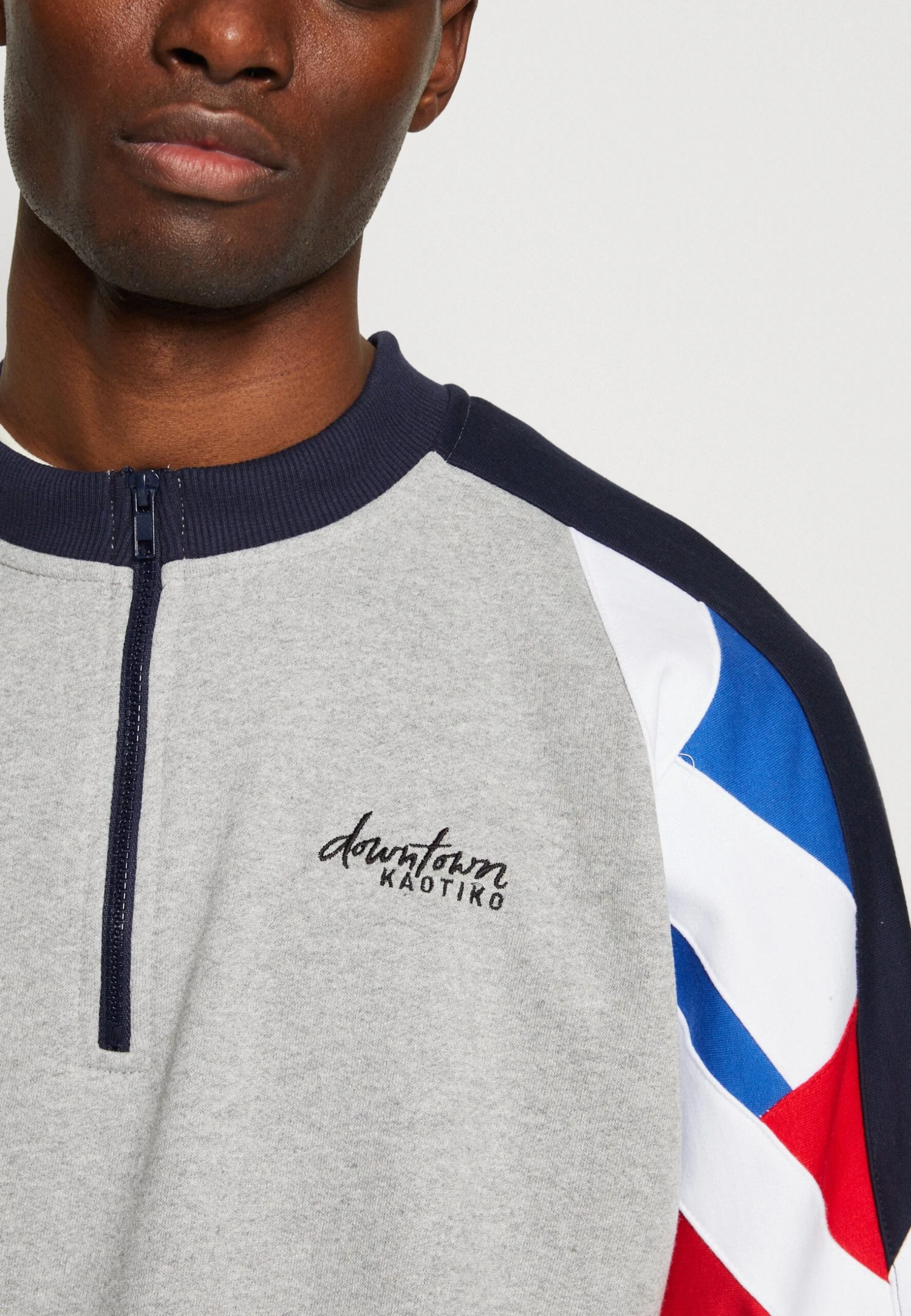 Kaotiko Crew Keoni Unisex - Sudadera - Grey/Royal/Red 8 Kaotiko Crew Keoni Unisex - Sudadera - Grey/Royal/Red - Image 6