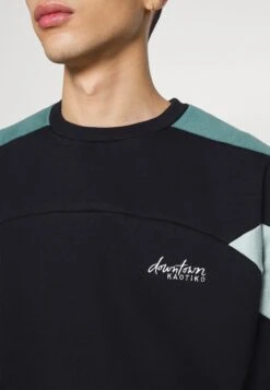 Kaotiko Crew Dru Unisex - Sudadera Con Cremallera - Black/Heura/Cloud -Kaotiko Tienda d62495cafef04b78becd634551b40bc5