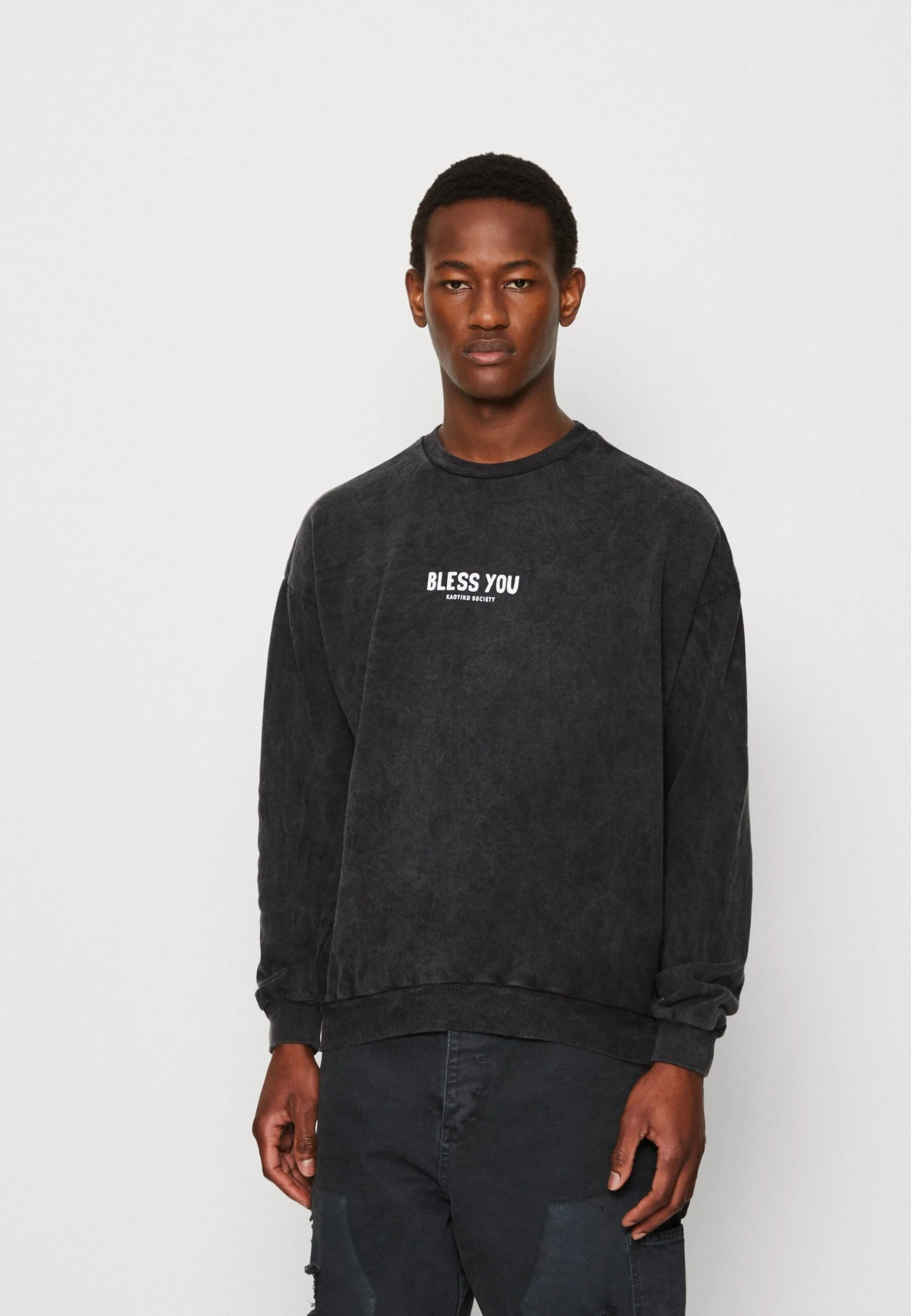 Kaotiko Crew Bless You Unisex - Sudadera - Black 5 Kaotiko Crew Bless You Unisex - Sudadera - Black - Image 3