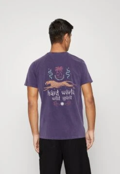 Kaotiko Washed Hard World Unisex - Camiseta Estampada - Purple -Kaotiko Tienda dfed13cf51ee4ca0bf746a718a462c05