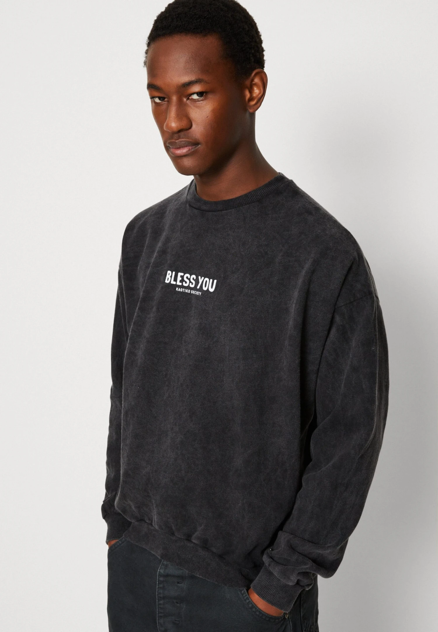 Kaotiko Crew Bless You Unisex - Sudadera - Black 6 Kaotiko Crew Bless You Unisex - Sudadera - Black - Image 4