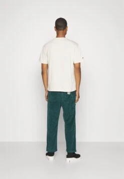 Kaotiko Pant Carpenter - Pantalones - Basil -Kaotiko Tienda fedcbec935c145c18ada61c88b7cd4b0